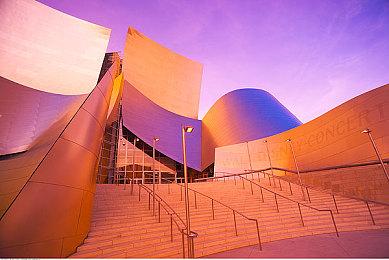 《高达：进化》发布新截图 展示大魔骑兵与倒A高达